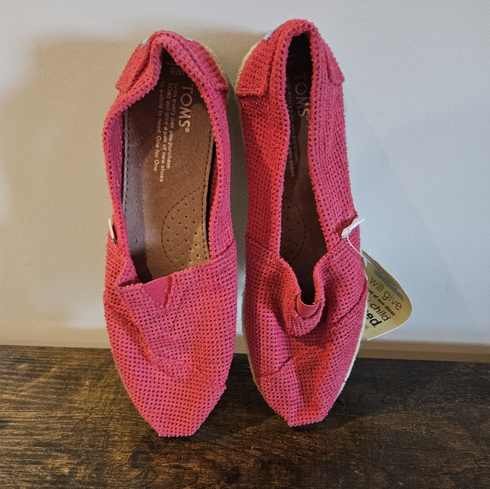 Toms Fuschia Canvas Flats Casual Comfort